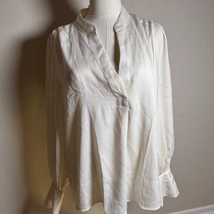 Elegant White Banana Republic Women's Work Blouse Top